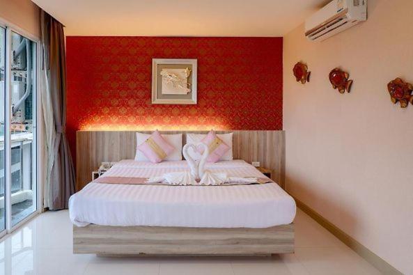 Dipantai Boutique Beach Resort Patong Exterior photo