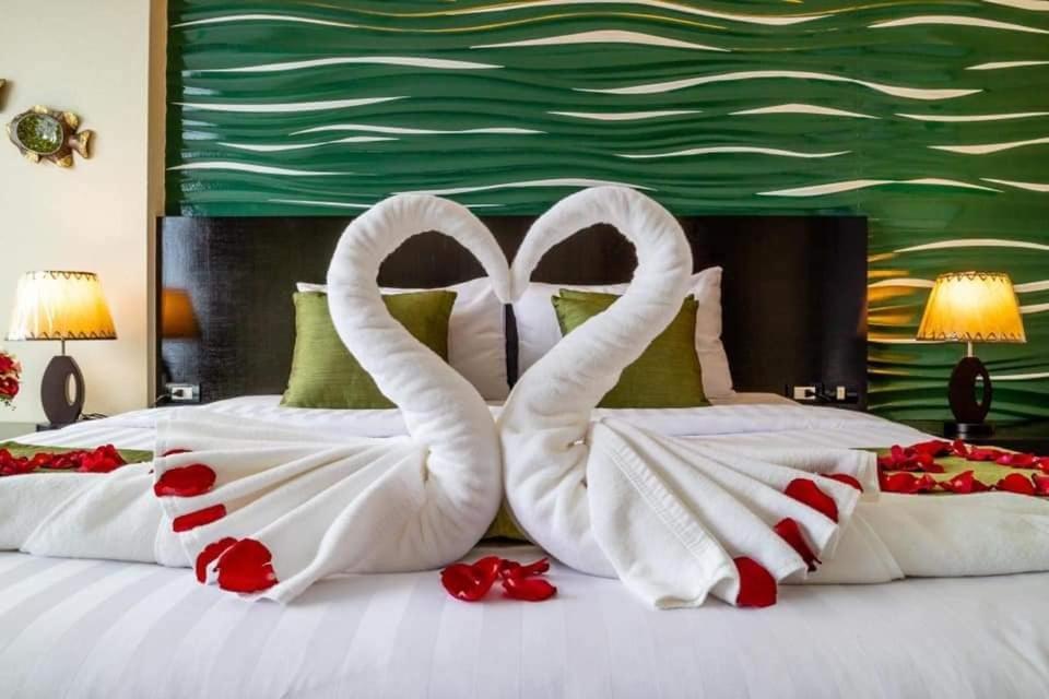 Dipantai Boutique Beach Resort Patong Exterior photo