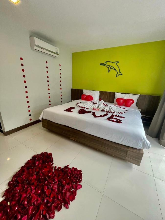 Dipantai Boutique Beach Resort Patong Exterior photo