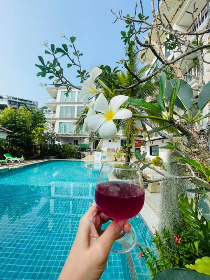 Dipantai Boutique Beach Resort Patong Exterior photo