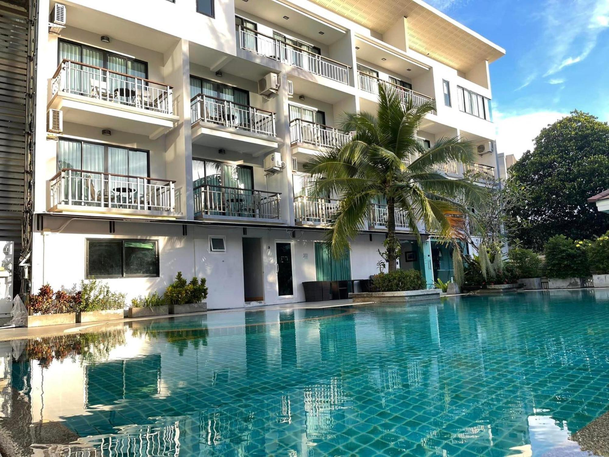 Dipantai Boutique Beach Resort Patong Exterior photo