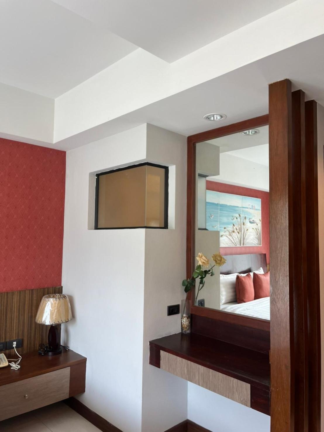 Dipantai Boutique Beach Resort Patong Exterior photo
