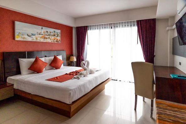 Dipantai Boutique Beach Resort Patong Exterior photo