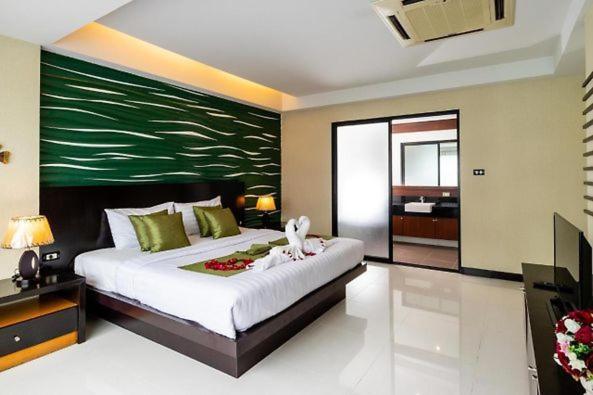 Dipantai Boutique Beach Resort Patong Exterior photo