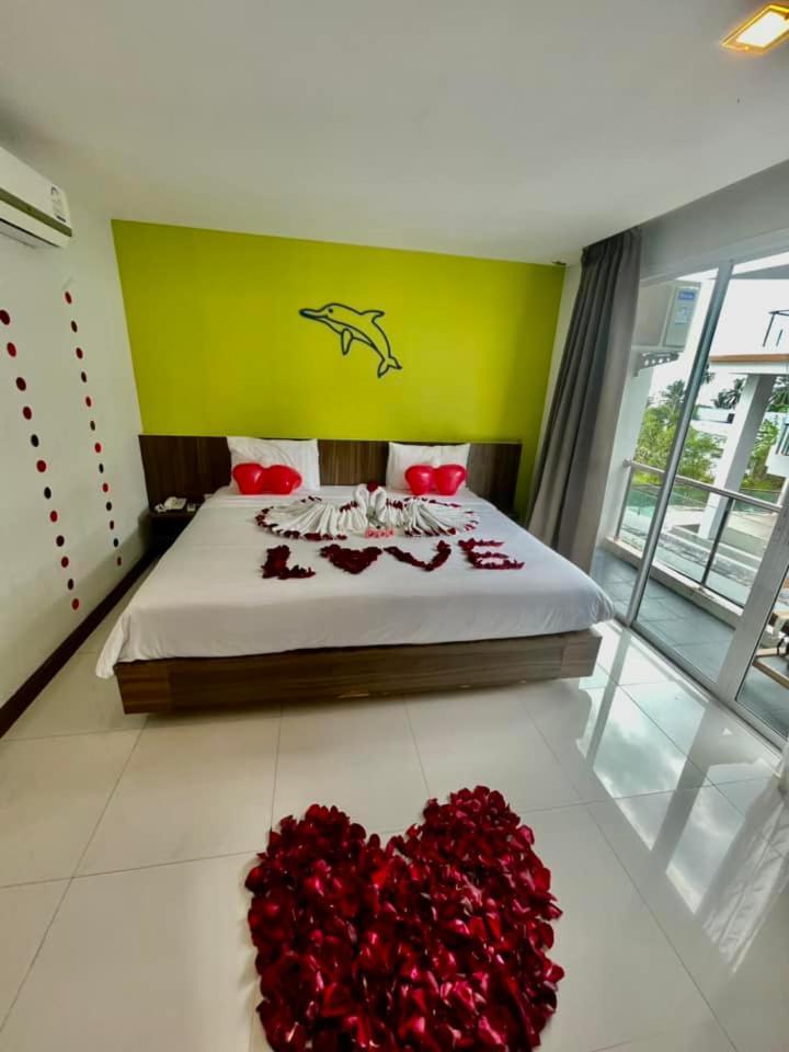Dipantai Boutique Beach Resort Patong Exterior photo